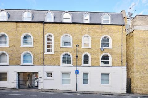 2 bedroom flat to rent - Regents Park Road, Primrose Hill, London, NW1