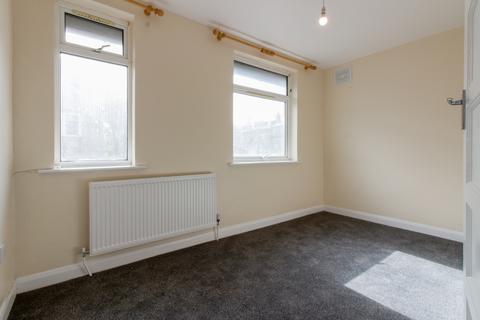 2 bedroom flat to rent, Ridgemount Close, London SE20