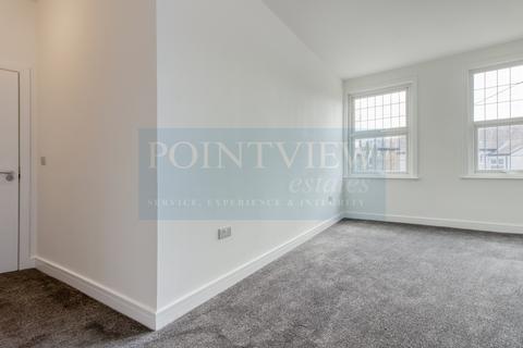 1 bedroom in a flat share to rent, West Road, Westcliff-On-Sea SS0