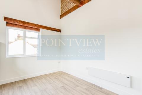 1 bedroom in a flat share to rent, West Road, Westcliff-On-Sea SS0