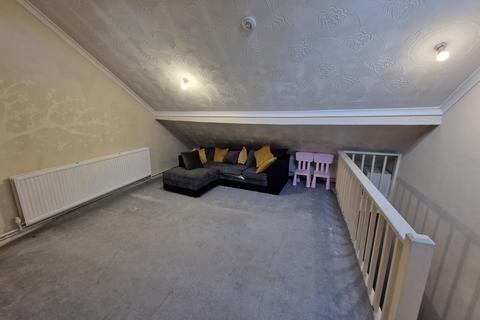 2 bedroom flat to rent, Herbert Road, London SE18