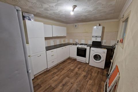 2 bedroom flat to rent, Herbert Road, London SE18