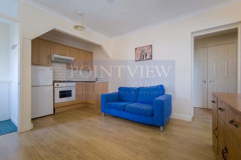 undefined, Wood End Green Road, Hayes UB3