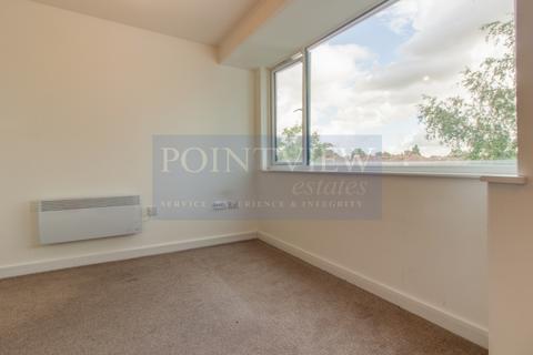 1 bedroom flat to rent, St. Edwards Way, Romford RM1