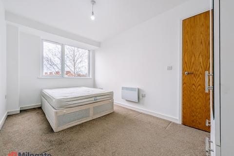 1 bedroom flat to rent, St. Edwards Way, Romford RM1