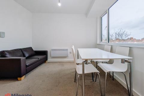 1 bedroom flat to rent, St. Edwards Way, Romford RM1