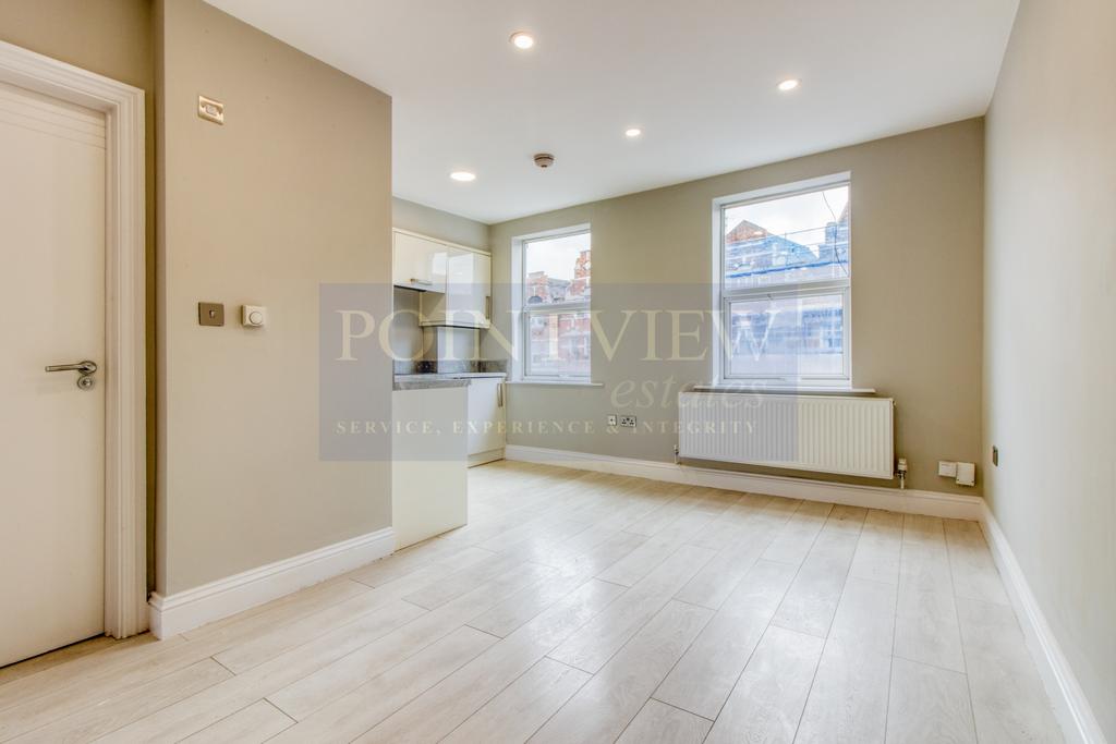 Streatham High Road, London SW16 1 bed flat to rent £1,400 pcm (£323 pw)