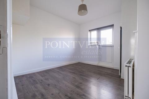 undefined, Lea Bridge Road, London E10