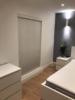 Studio to rent, Swinton Street, London WC1X