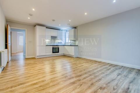 2 bedroom flat to rent, Long Lane, Uxbridge UB10