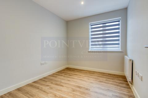 2 bedroom flat to rent, Long Lane, Uxbridge UB10