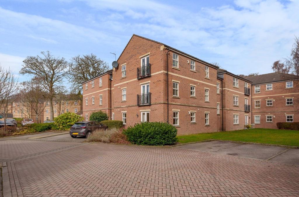 Lawson Wood Court, Meanwood, Leeds, LS6 2 bed flat for sale £180,000