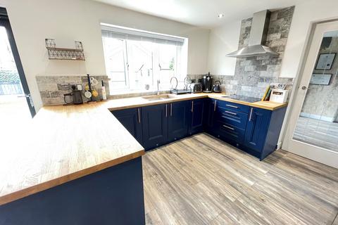 3 bedroom detached house for sale - Cotman Gardens, Whiteleas, South Shields, Tyne and Wear, NE34 8HZ
