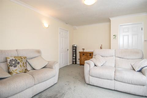 16 Burcot Avenue, Bromsgrove, B60 1AG