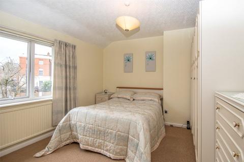 16 Burcot Avenue, Bromsgrove, B60 1AG