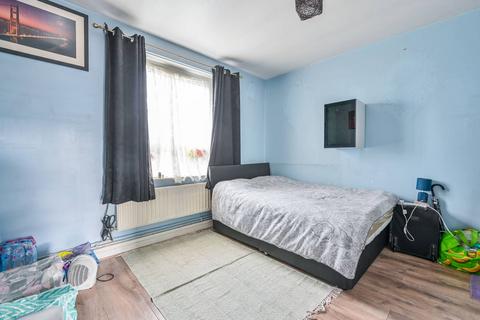 2 bedroom flat for sale, Kinglake Street, Elephant and Castle, London, SE17