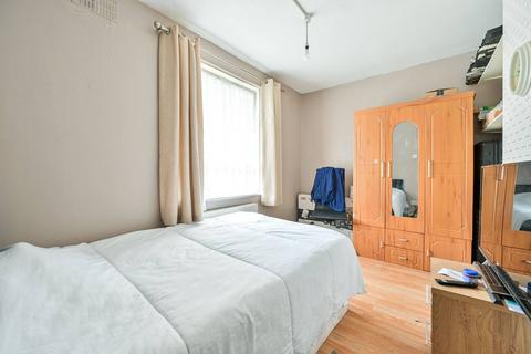 2 bedroom flat for sale, Kinglake Street, Elephant and Castle, London, SE17