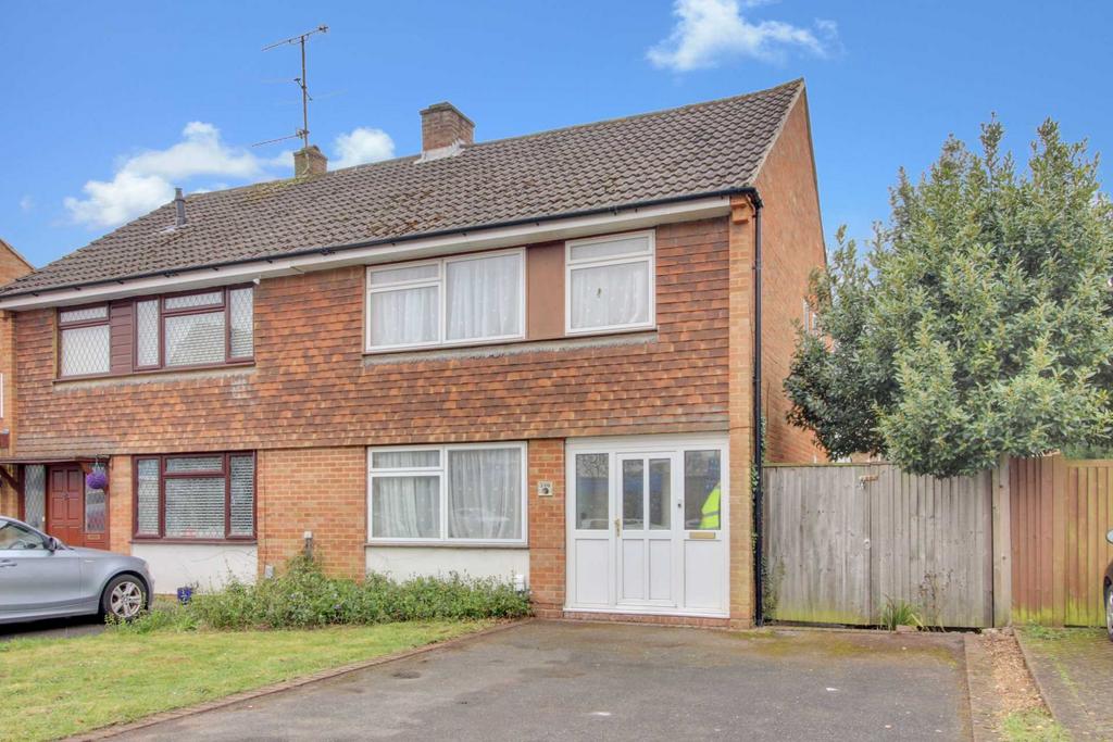 Silverdale Road, Earley 3 bed semidetached house for sale £500,000