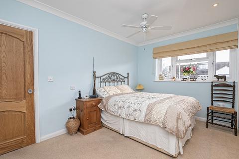 4 Churchill Close, Ongar, CM5 9BH