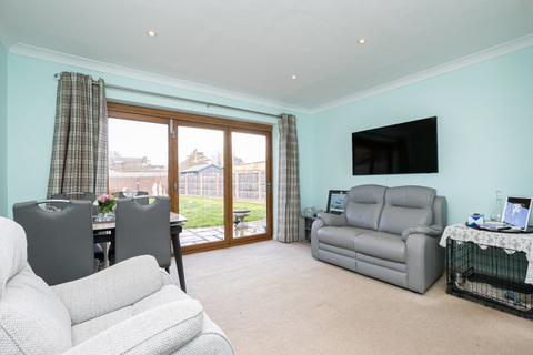4 Churchill Close, Ongar, CM5 9BH
