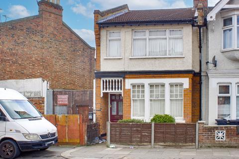 3 bedroom end of terrace house for sale - Winchester Road, London