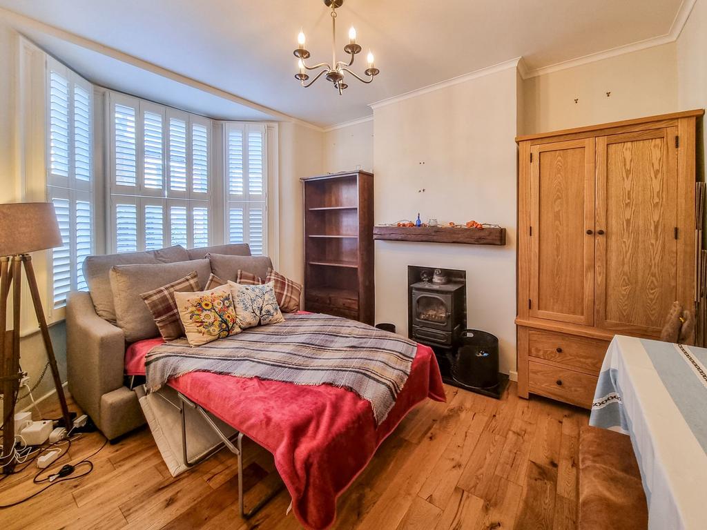 Third Cross Road, Twickenham 2 bed apartment for sale £425,000
