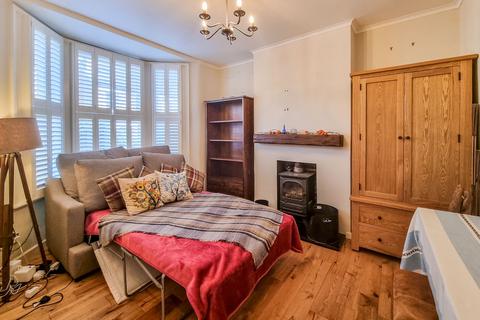 2 bedroom apartment for sale, Third Cross Road, Twickenham