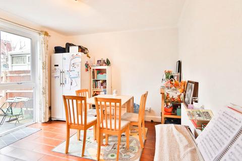 60 Albert Road, New Malden, KT3 6BS