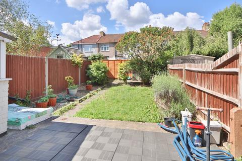 60 Albert Road, New Malden, KT3 6BS
