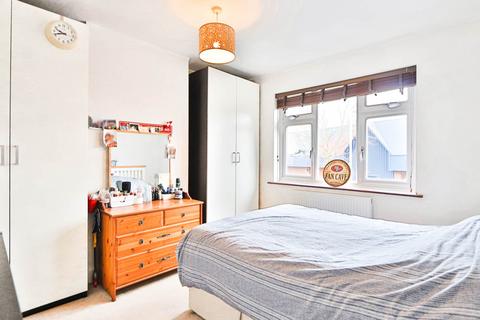60 Albert Road, New Malden, KT3 6BS