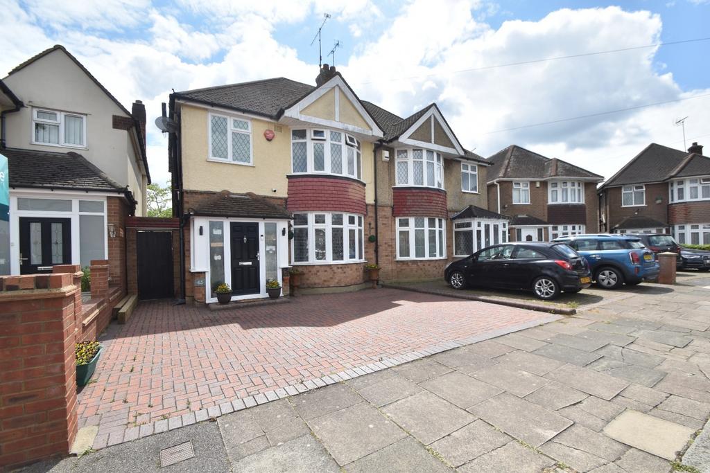 Graham Gardens, Luton, Bedfordshire... 3 bed semidetached house £475,000