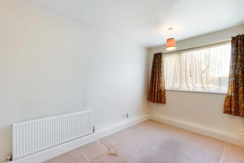 1, Greenlands Addington Road, South Croydon, CR2 8LE