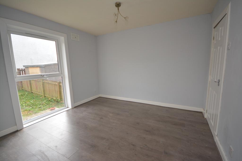 Culvain Place, Hallglen, Falkirk, Stirlingshire, FK1 2QF 3 bed end of