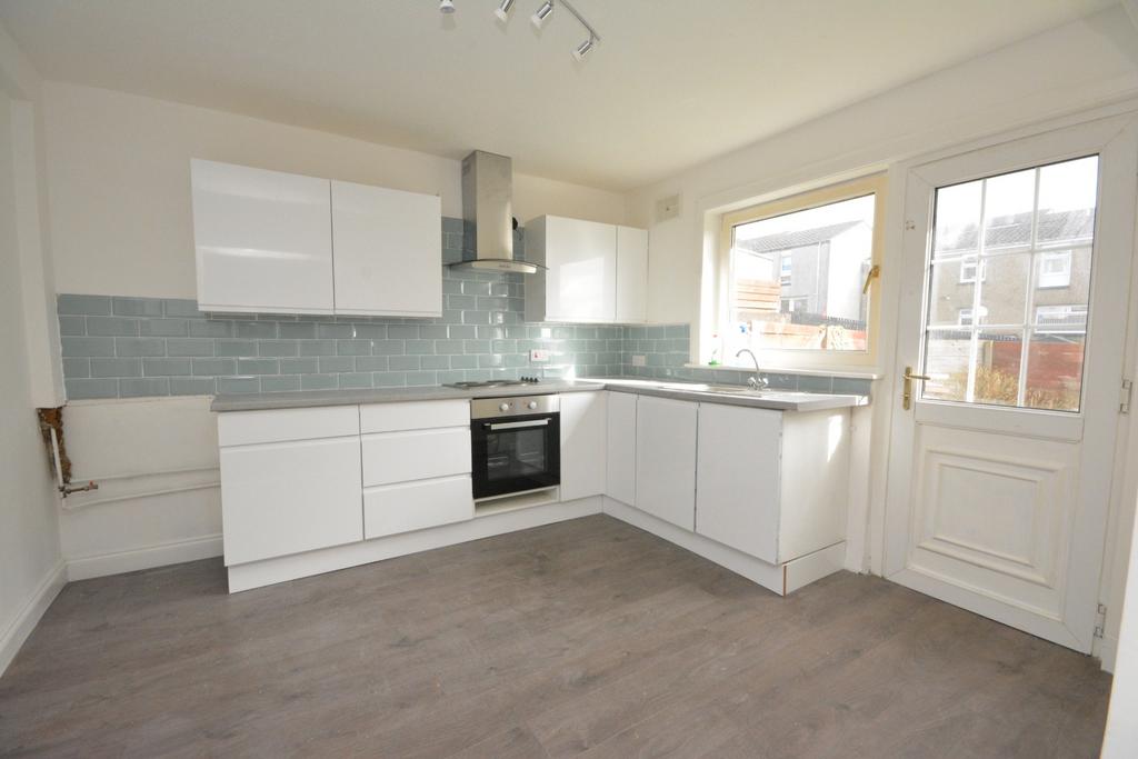 Culvain Place, Hallglen, Falkirk, Stirlingshire, FK1 2QF 3 bed end of