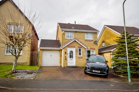 21 Cae Collen, Blackwood, NP12 1FF