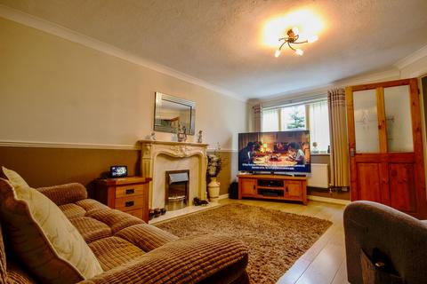 21 Cae Collen, Blackwood, NP12 1FF