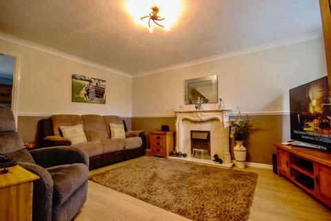 21 Cae Collen, Blackwood, NP12 1FF