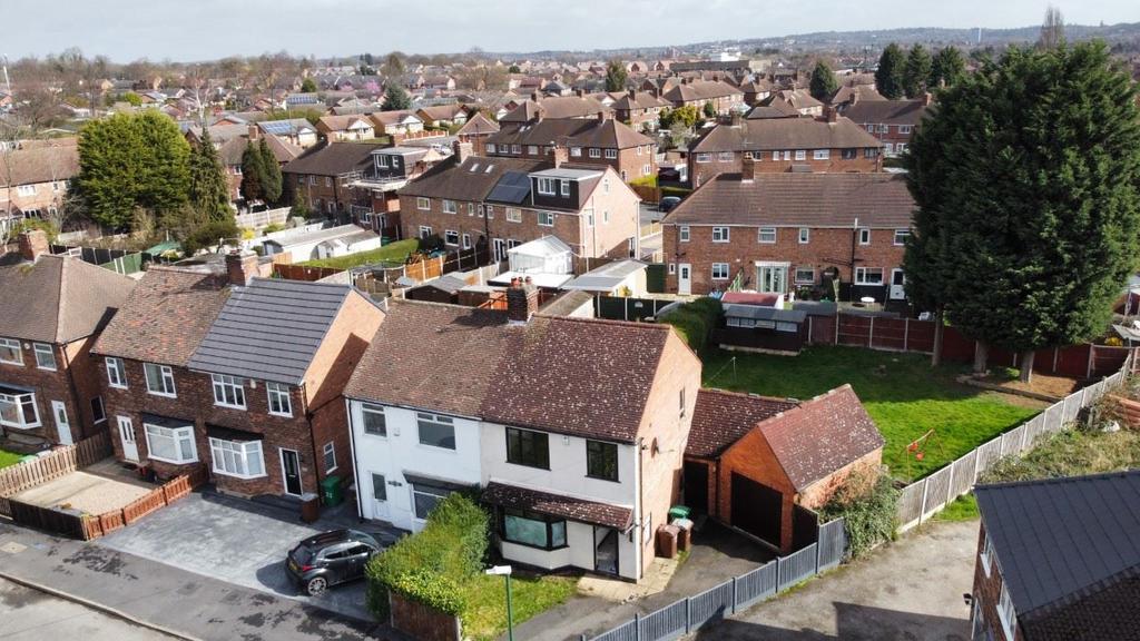 Elstree Drive, Nottingham... 3 bed semidetached house £160,000