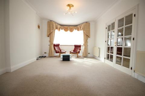 15 Alderton Crescent, London, NW4 3XU