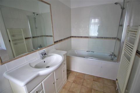 15 Alderton Crescent, London, NW4 3XU