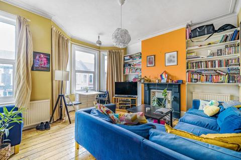 4 bedroom terraced house for sale - Elspeth Road, Clapham