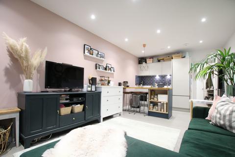 1 bedroom flat for sale, Old Station Approach, Winchester