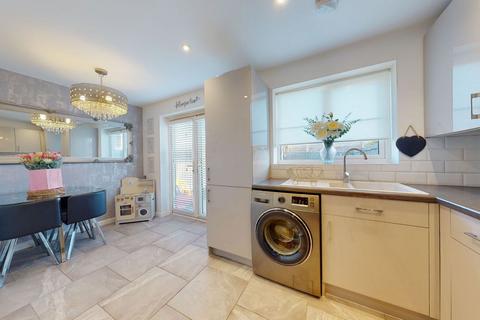 16 Bective Close, Northampton, NN2 7FE