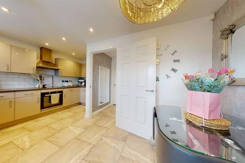 16 Bective Close, Northampton, NN2 7FE