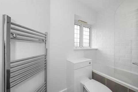 3 bedroom semi-detached house for sale - Lovelace Green, Eltham, SE9