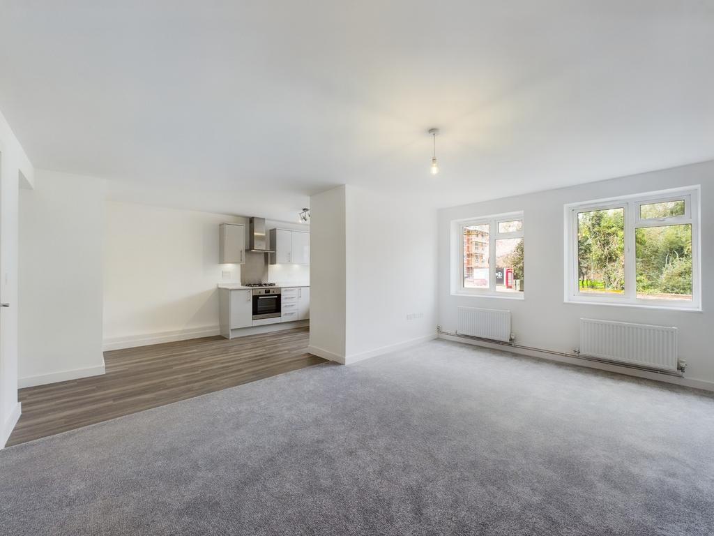 Church Street, Rickmansworth... 2 bed ground floor flat £140,000
