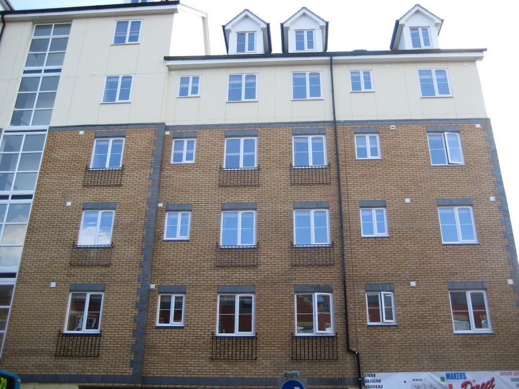 C Mill Gardens, - Mill Street, Luton Studio - £850 pcm (£196 pw)