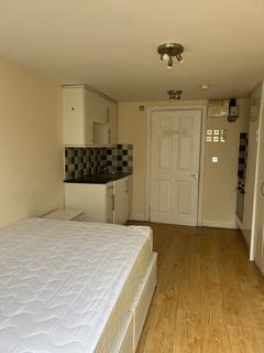 Studio to rent, C Mill Gardens, - Mill Street, Luton