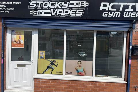 Lodge to rent, Market St, Hyde