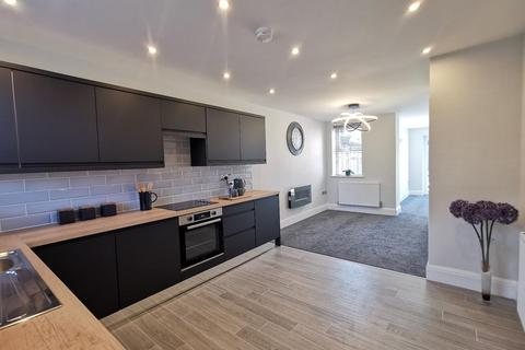 3 bedroom house to rent, Hollin Lane, Crigglestone, Wakefield, West Yorkshire, UK, WF4